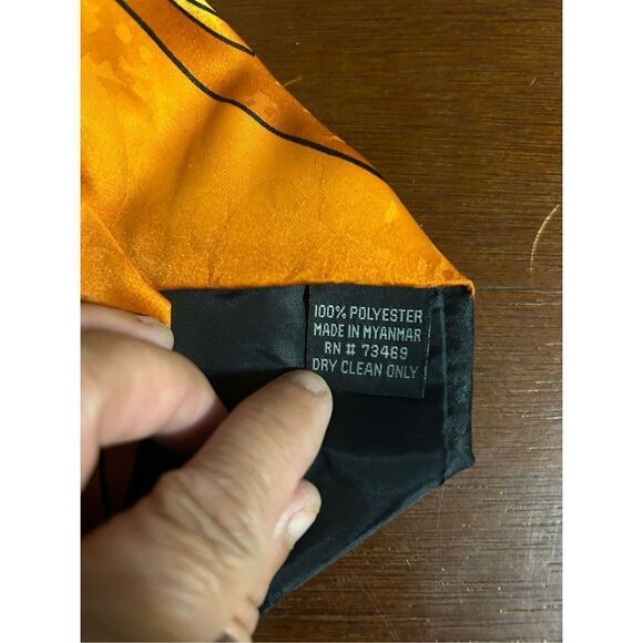 Looney tunes Halloween tie - Picture 4 of 5